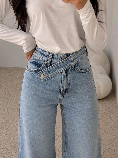 Belted Jeans
