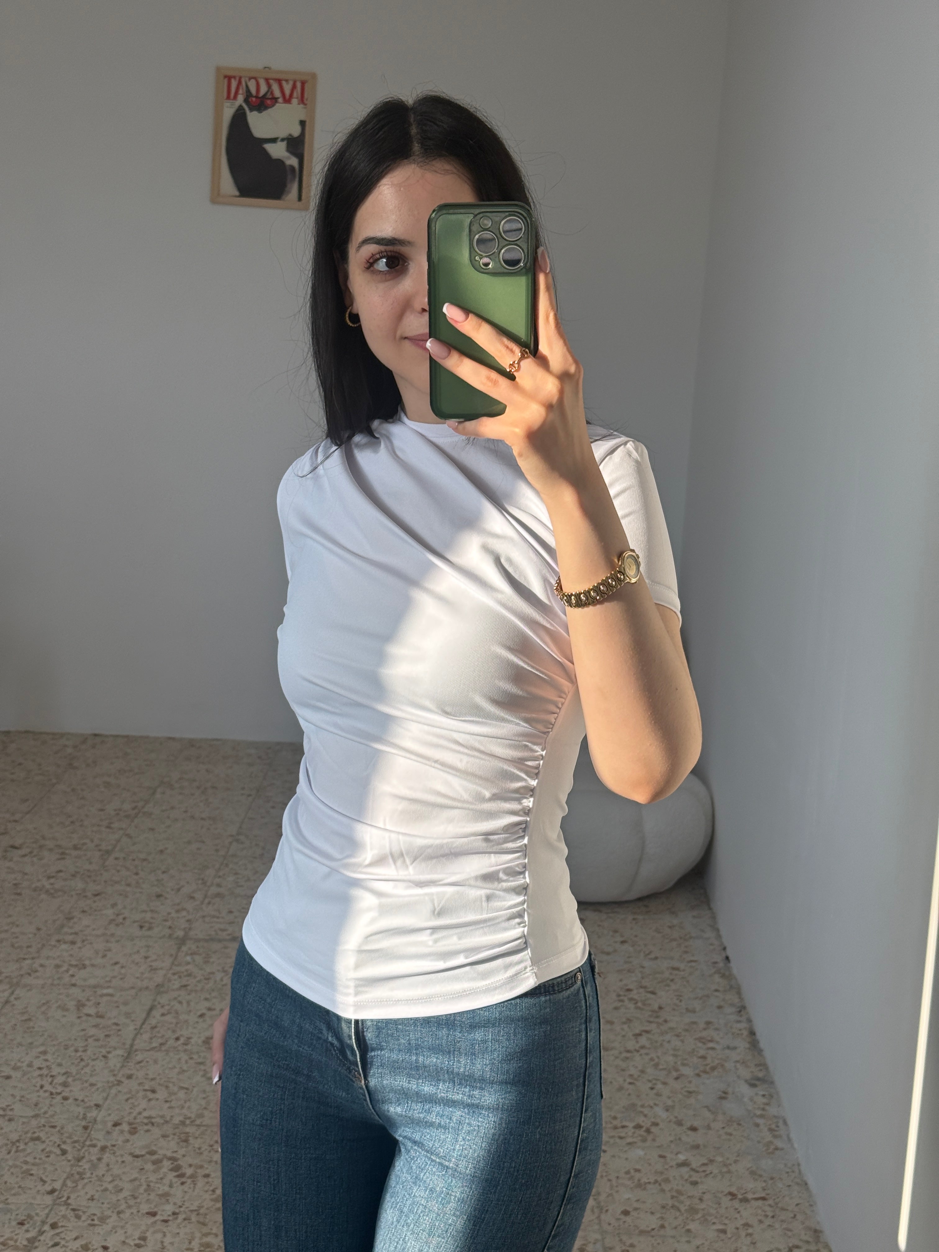 بلوزة أساسية