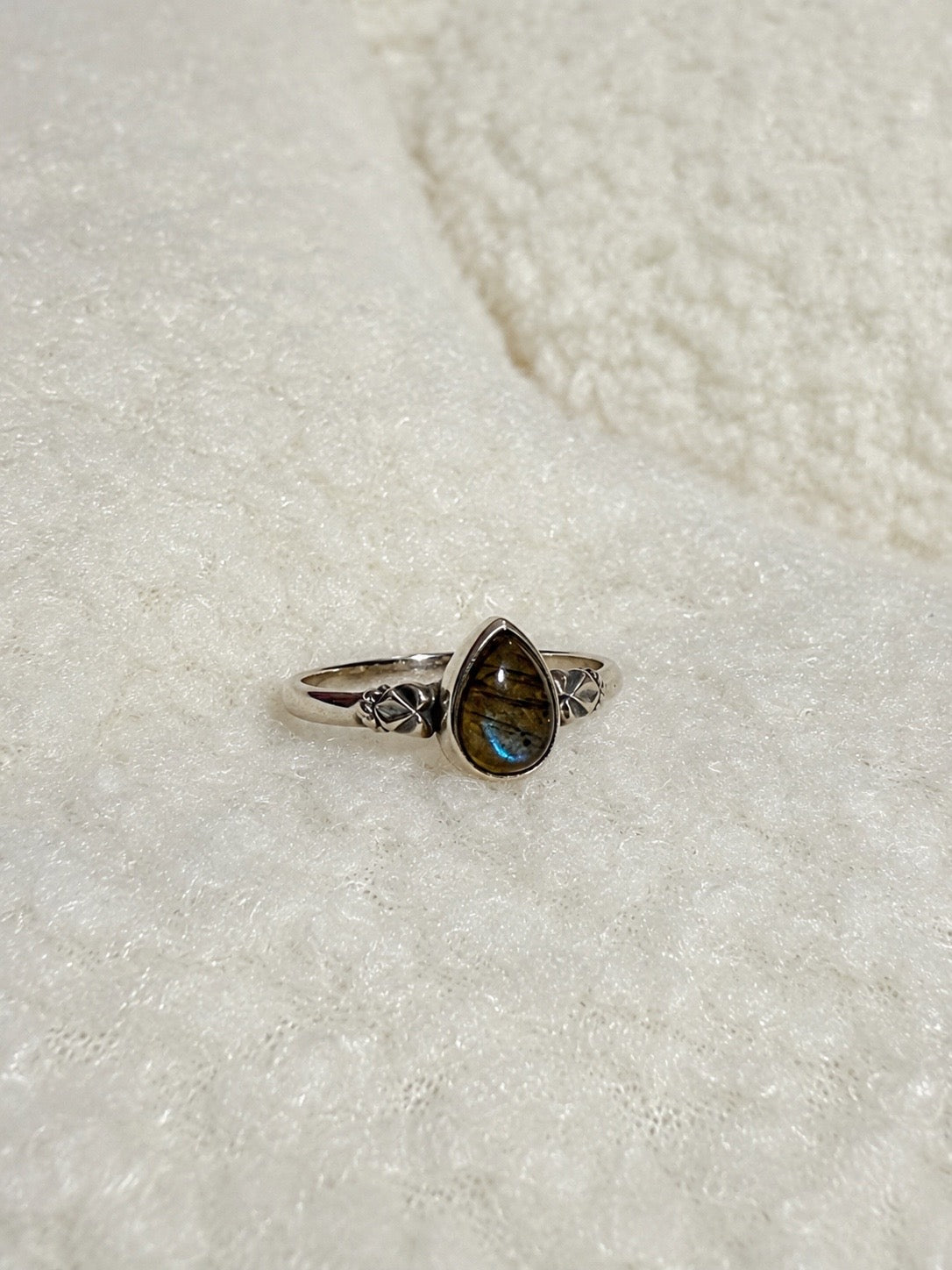 Aura Stone ring