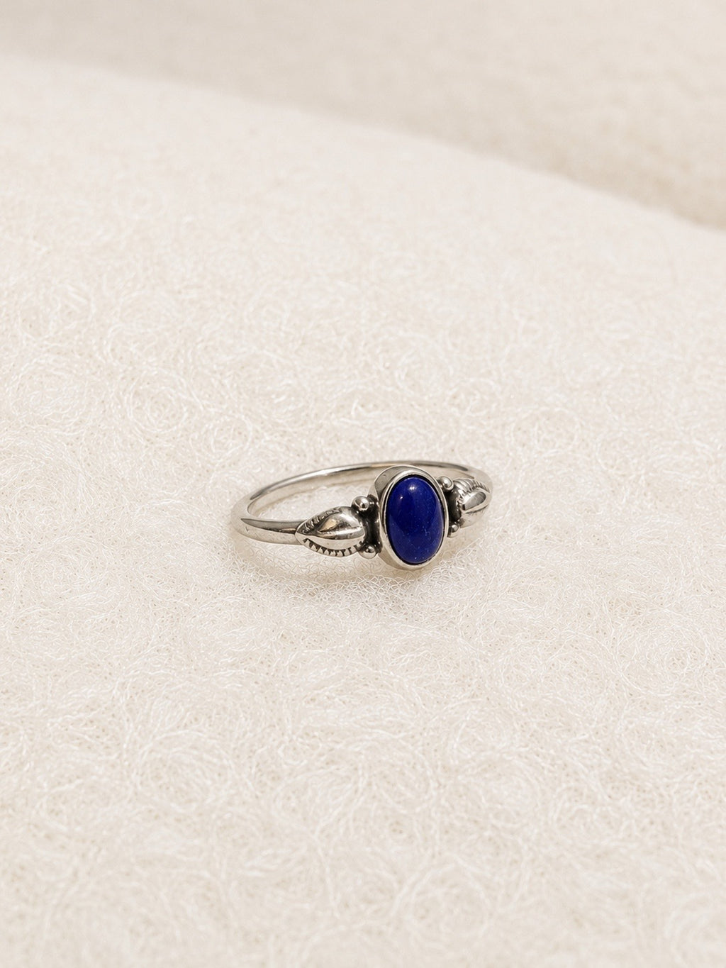 Blue lapiz ring