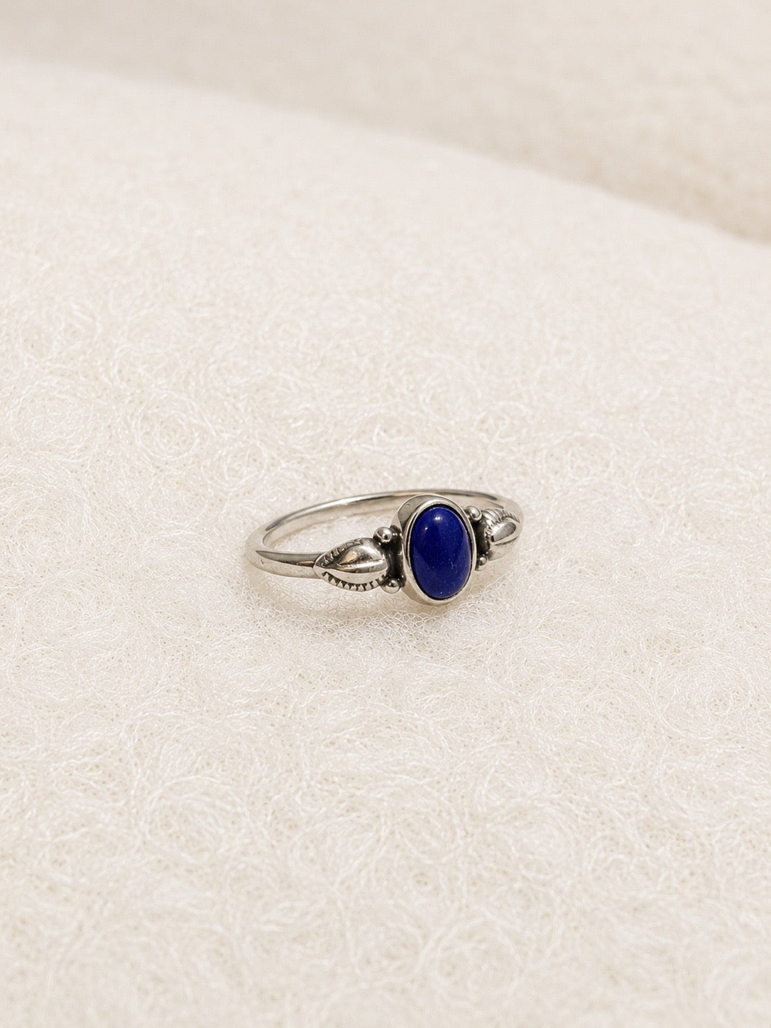 Blue lapiz ring